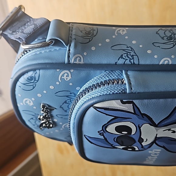 DISNEY STICH CELLPHONE CROSSBODY BAG - Picture 4 of 12